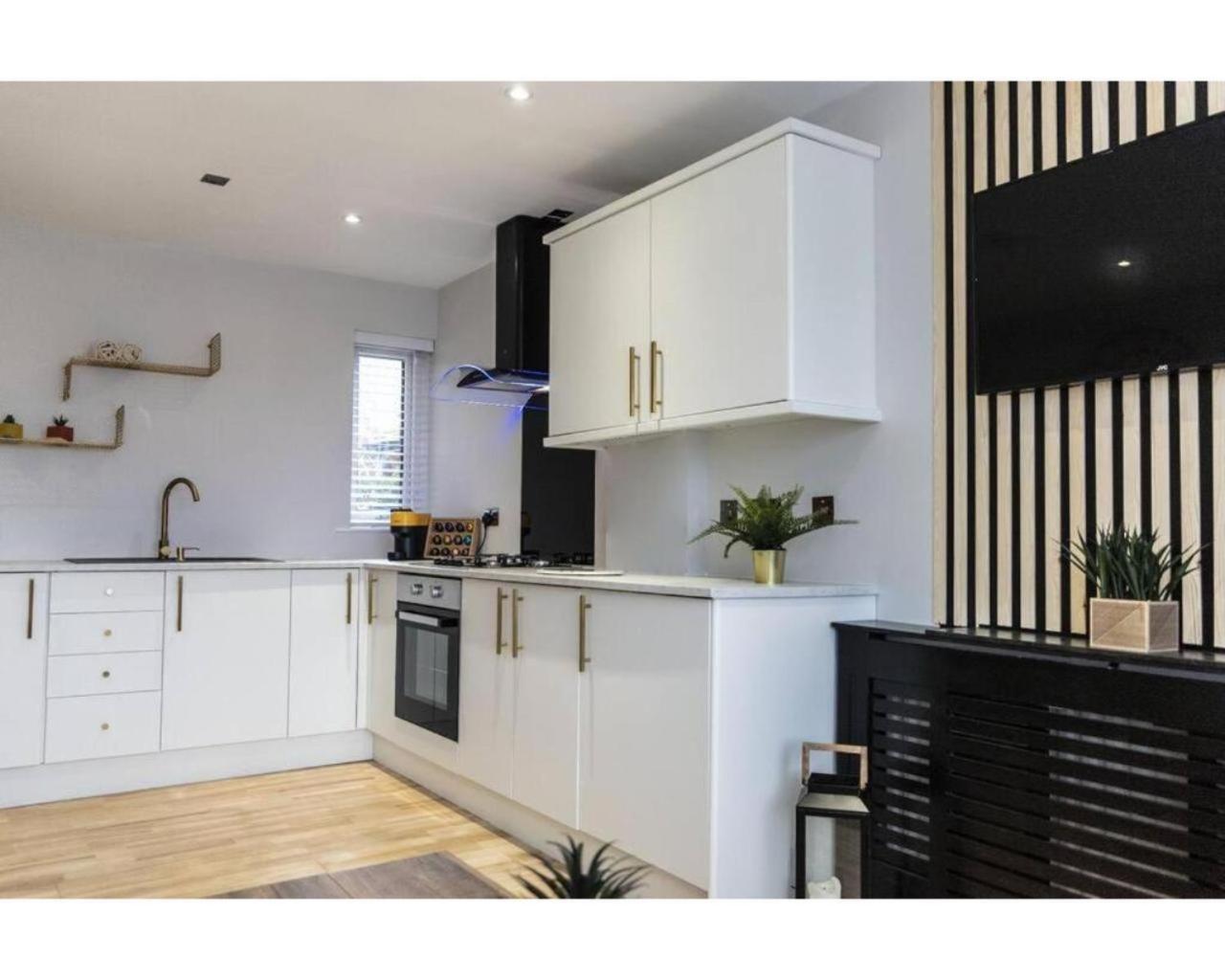 Central Belfast Apartments Queen'S Hideaway Екстериор снимка